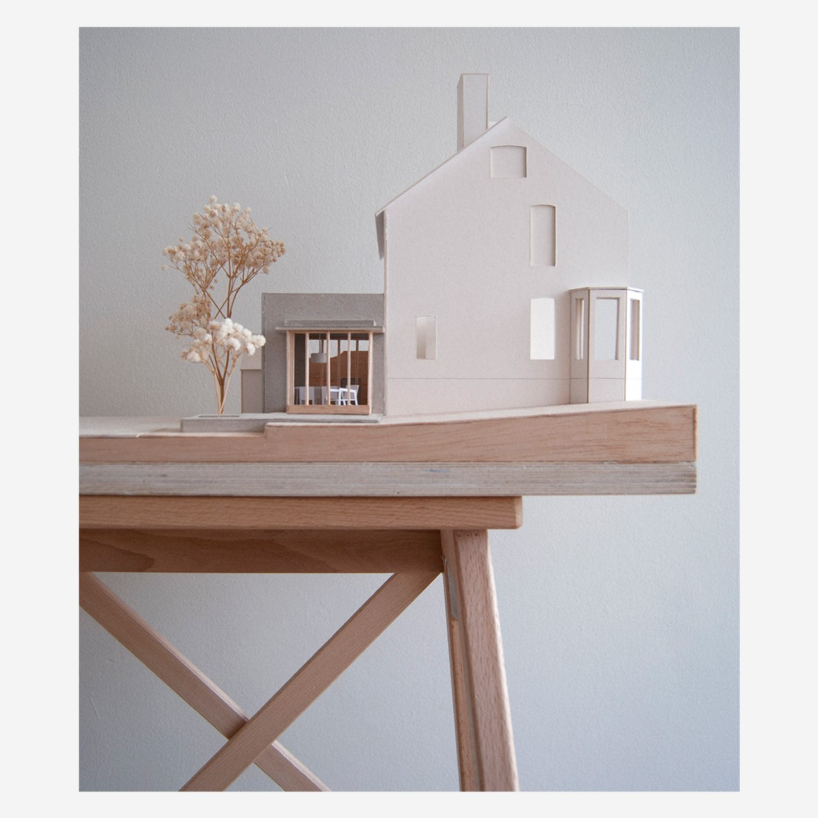 Extension to a Victorian house, Alderley Edge, 1:50

The model was used to test proposals for an extension to a Victorian house, with a challenging level change down to the rear garden

Located within the Alderley Edge conservation area, it was important to be sensitive to the existing house and minimise the height of any addition.

The model therefore explores proposals for steps down internally.

Externally the design references the bay window of the existing Victorian house.

Card, balsa and plywood

Made by Eleanor Swire (Director) and Lauren Brennan (Architect)